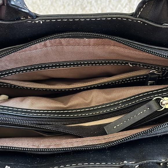 London Fog Satchel / Crossbody - Picture 14 of 17